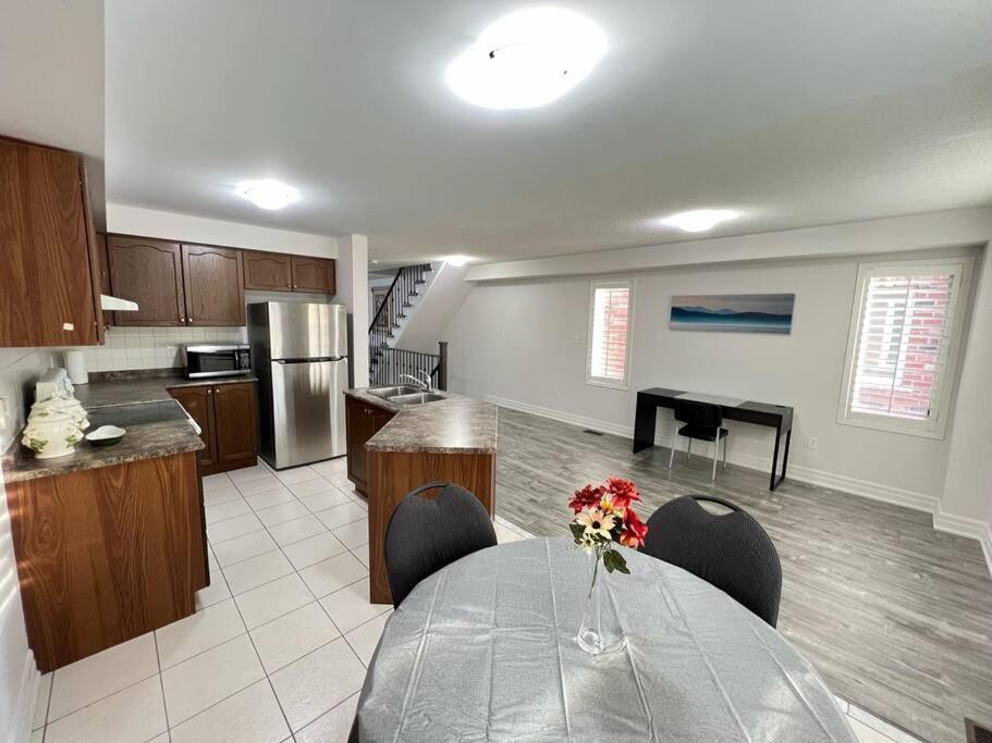 Beautiful Vacation Home Near Toronto Airport Mississauga Esterno foto